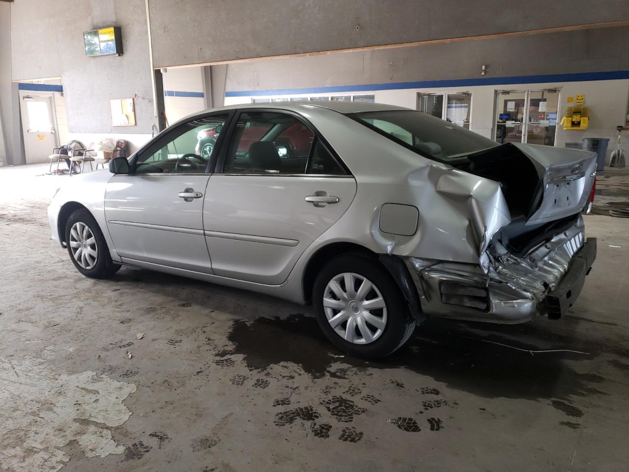 2005 Toyota Camry - Image 2