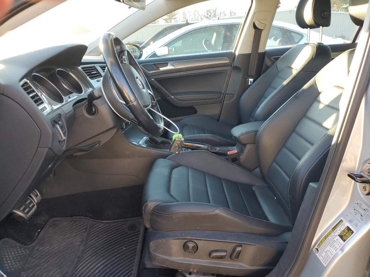 2017 Volkswagen Golf - Image 7