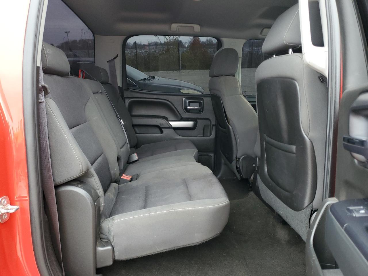 2015 Chevrolet Silverado - Image 11