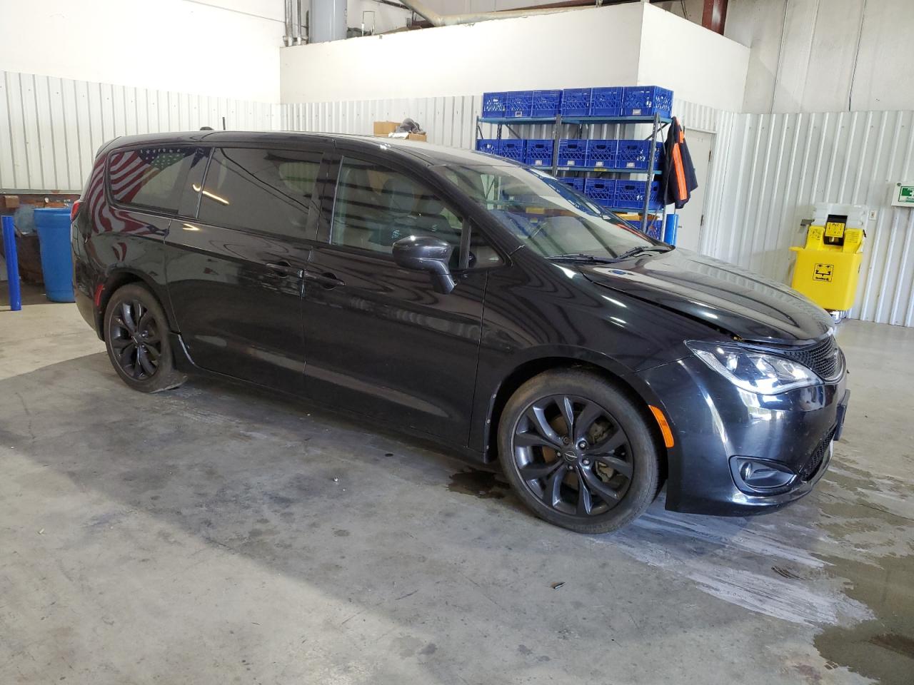 2018 Chrysler Pacifica - Image 4