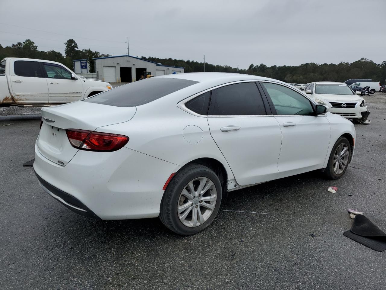 2015 Chrysler 200 - Image 3