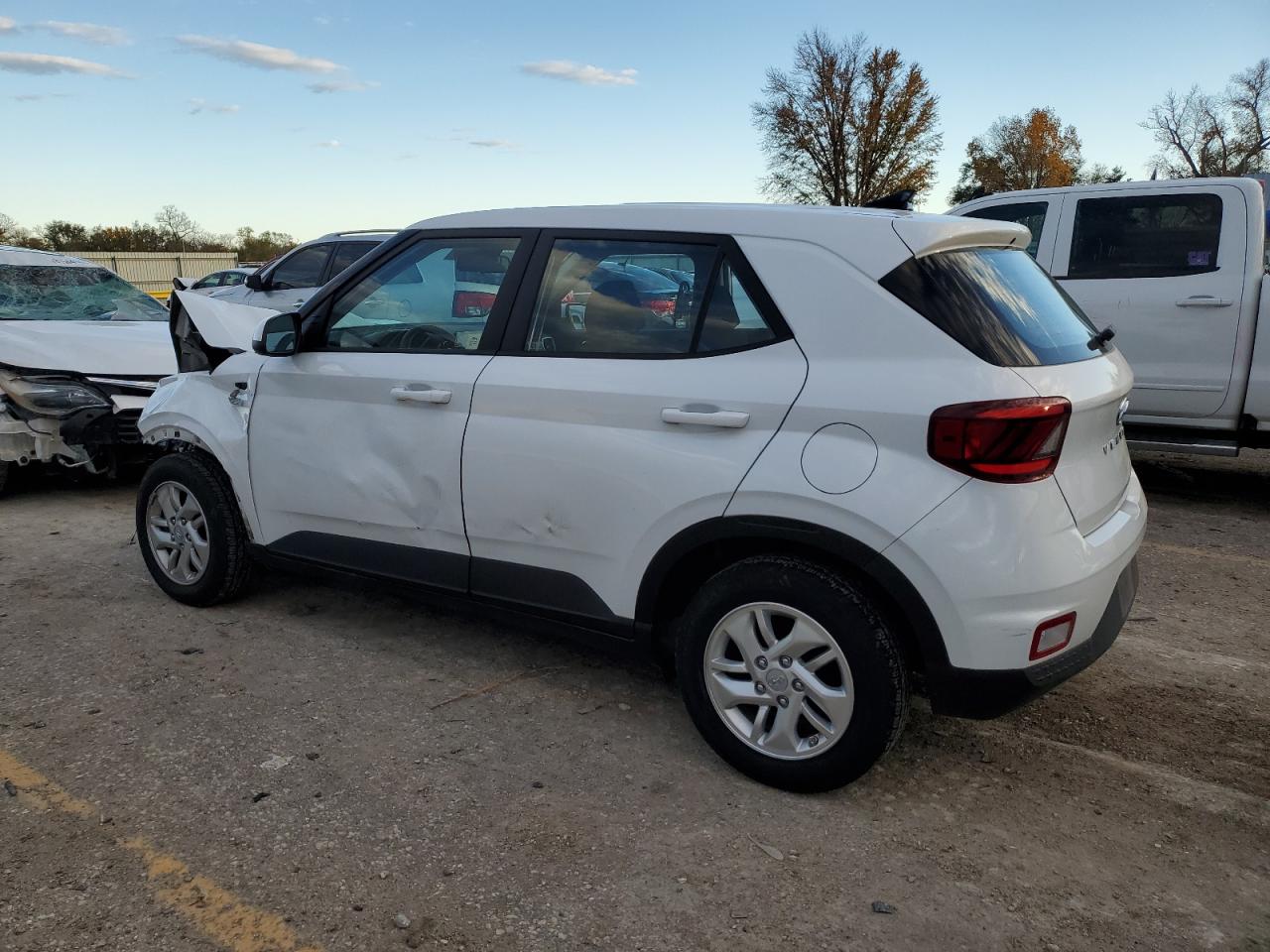 2021 Hyundai Venue - Image 2