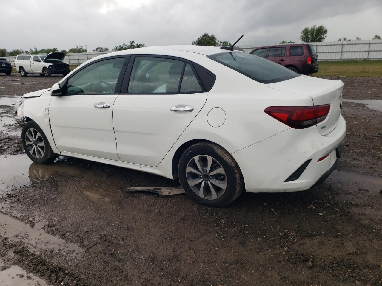 2022 Kia Rio - Image 2