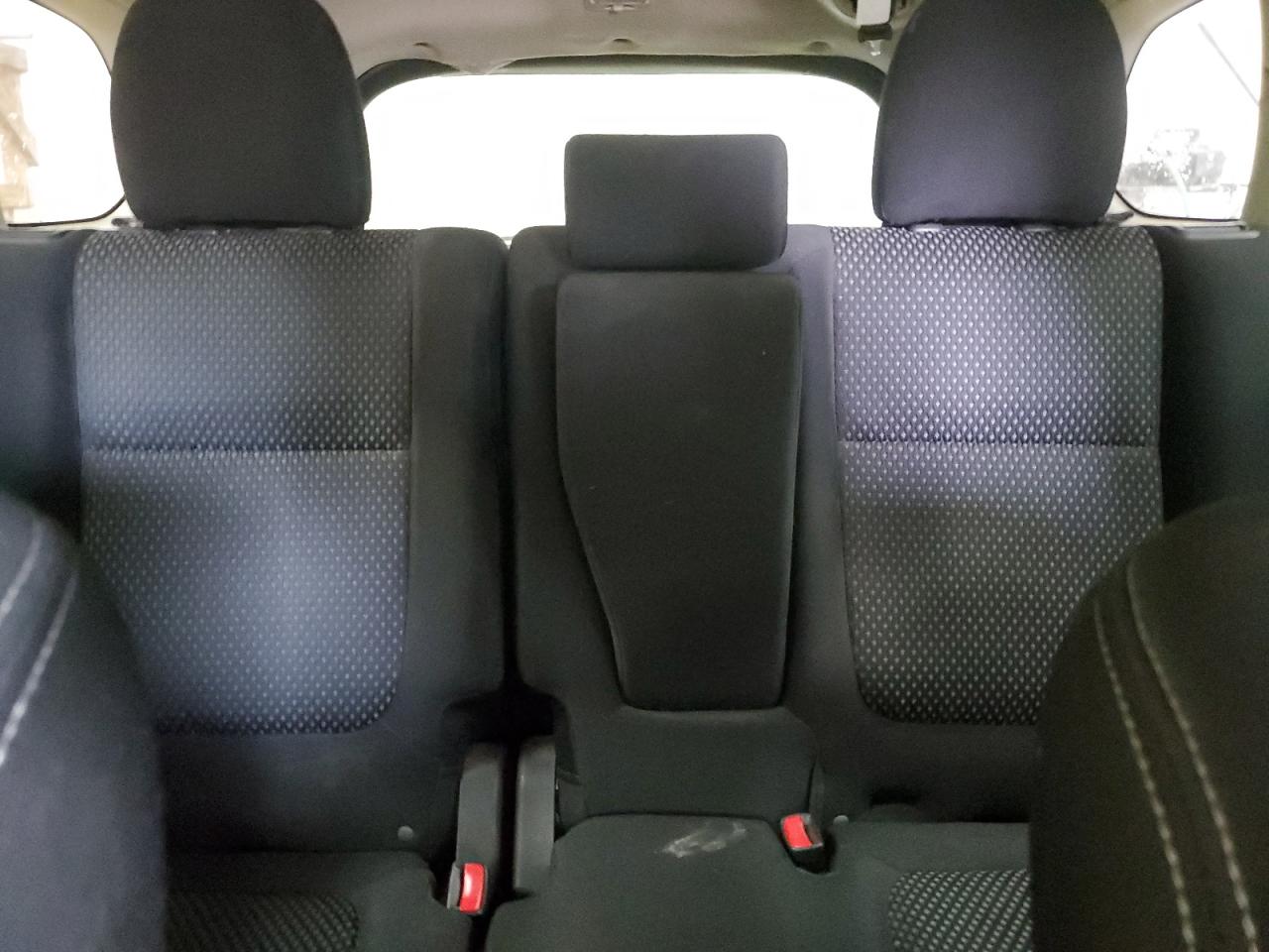 2017 Mitsubishi Outlander - Image 10
