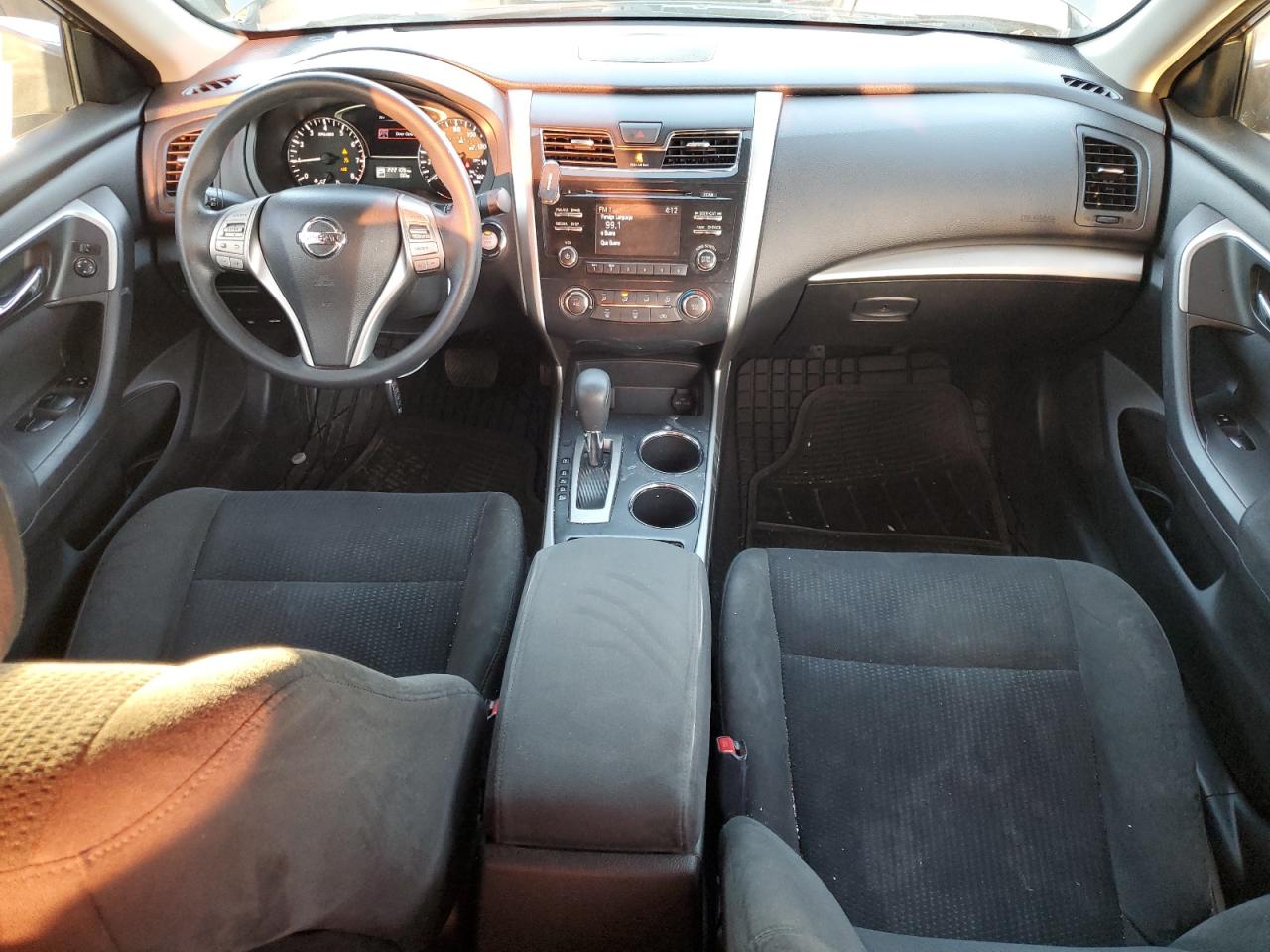 2015 Nissan Altima - Image 8