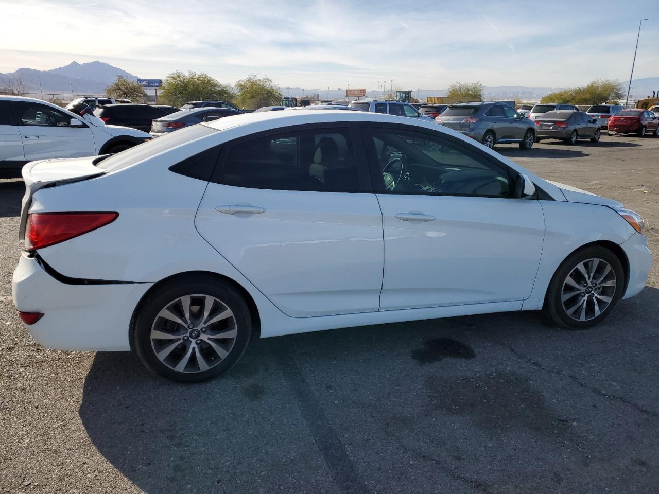 2015 Hyundai Accent - Image 3
