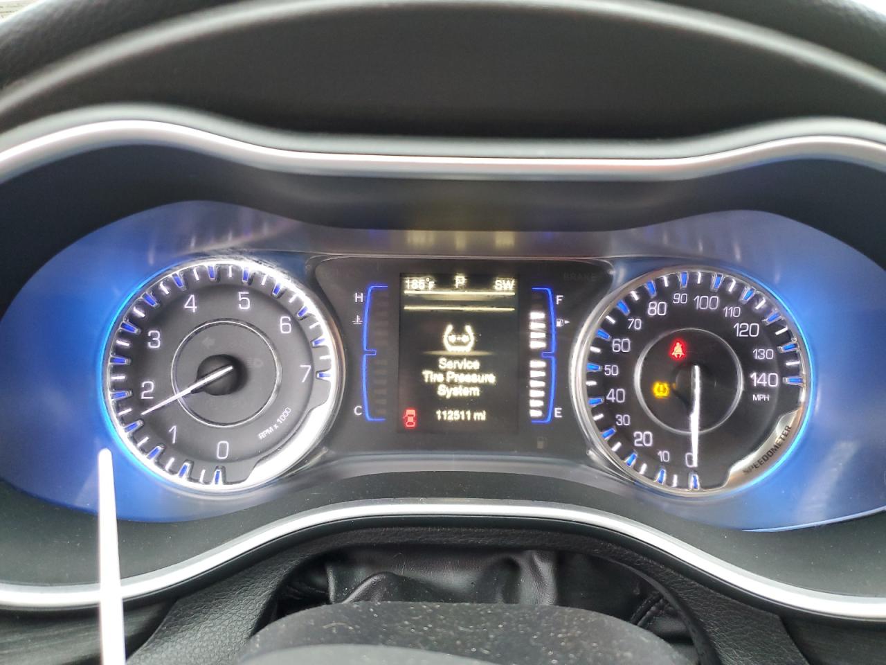 2016 Chrysler 200 - Image 9