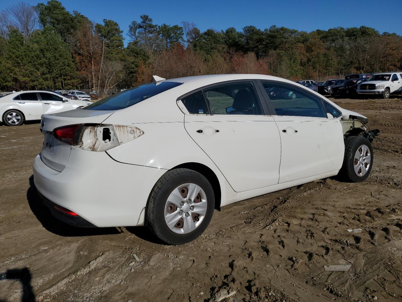 2017 Kia Forte - Image 3