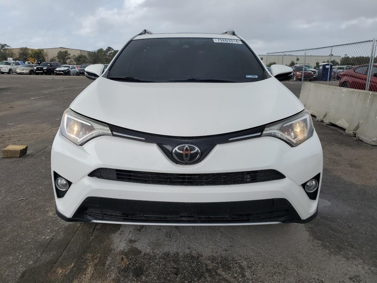 VIN 2T3WFREV6HW386576 2017 TOYOTA RAV4 no.5