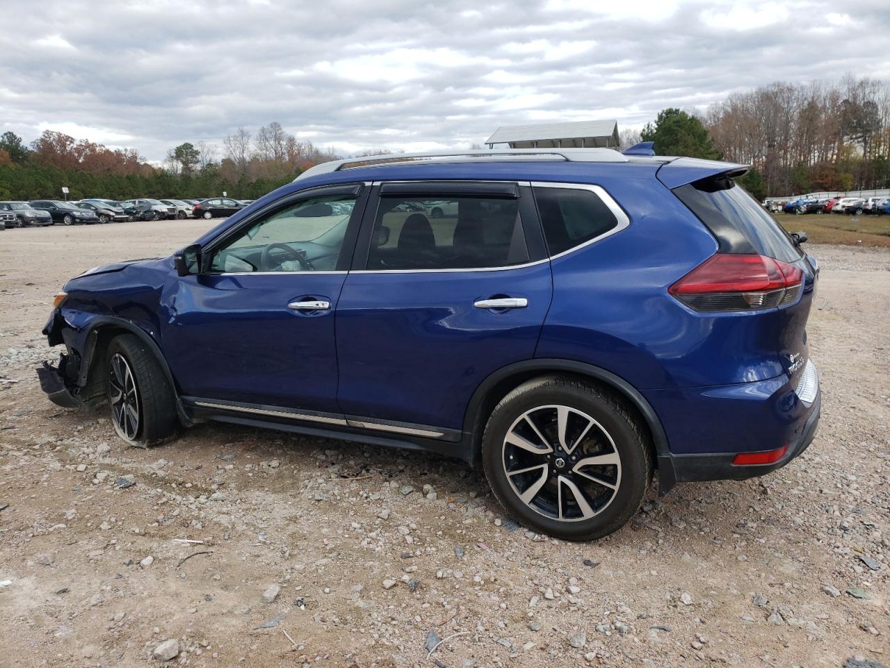 2019 Nissan Rogue - Image 2