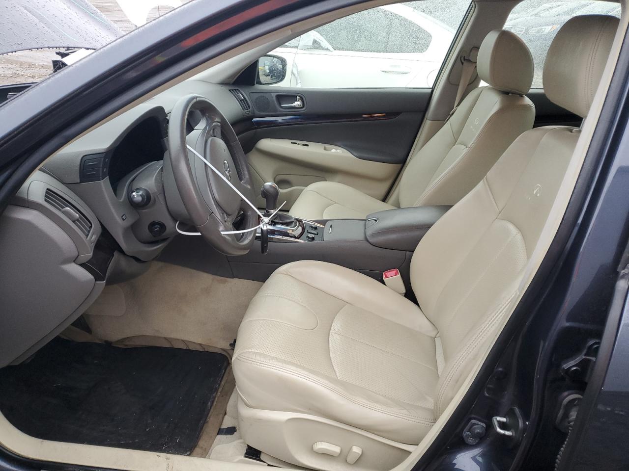 2012 Infiniti G - Image 7