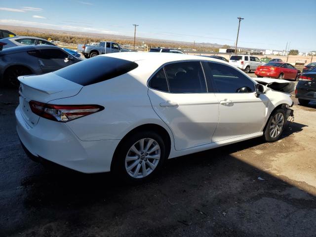  TOYOTA CAMRY 2018 Biały