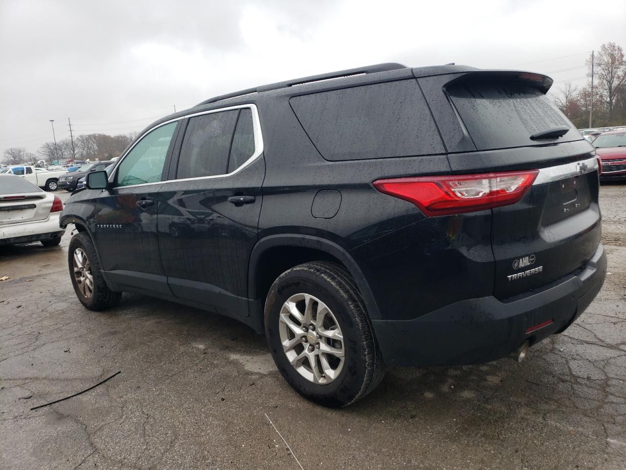 2019 Chevrolet Traverse - Image 2