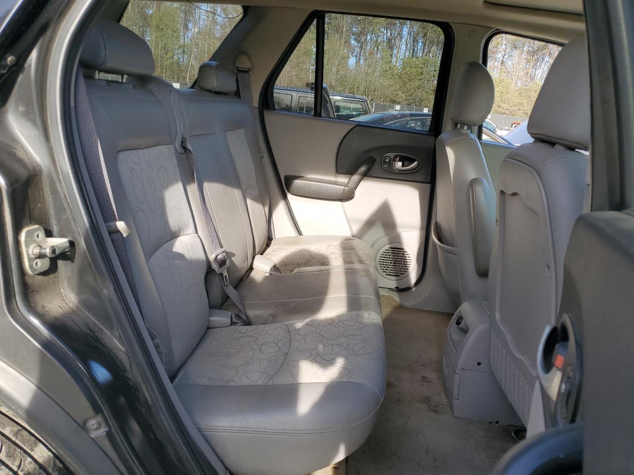 2005 Saturn VUE - Image 11