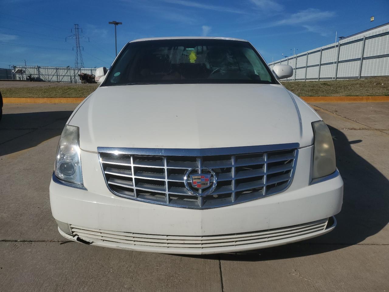 2010 Cadillac DTS - Image 5