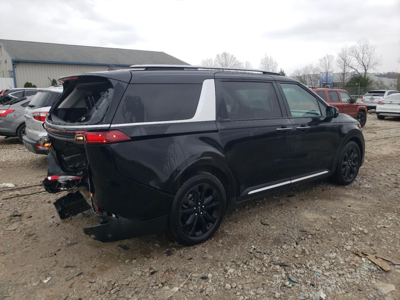 2022 Kia Carnival - Image 3