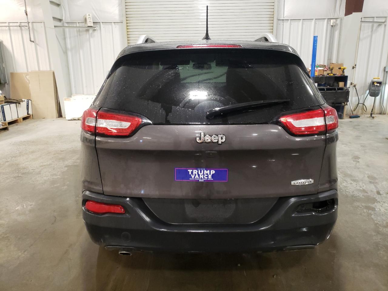 2017 Jeep Cherokee Latitude VIN: 1C4PJLCBXHW559767 Lot: 79180754