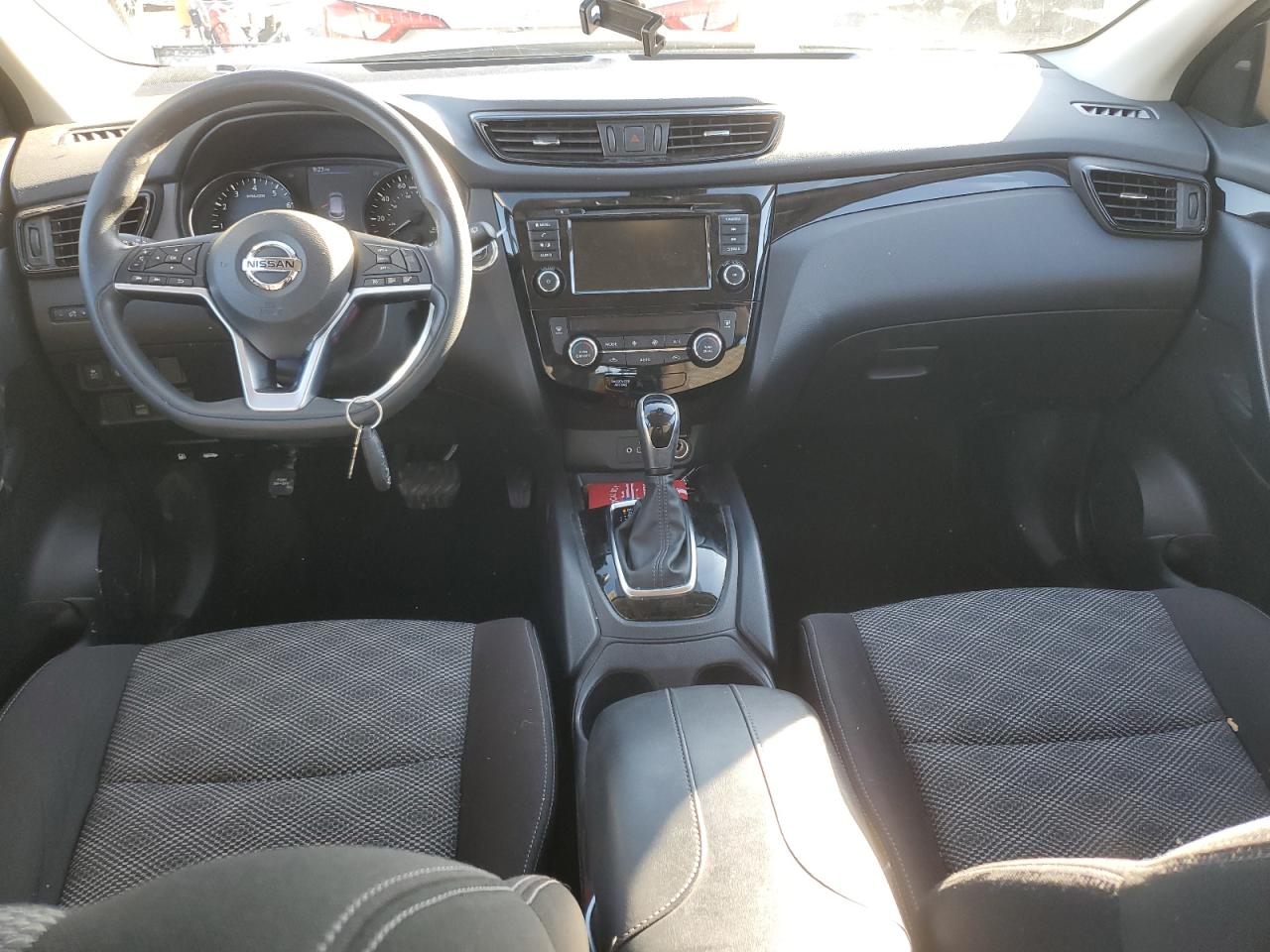 2020 Nissan Rogue - Image 8