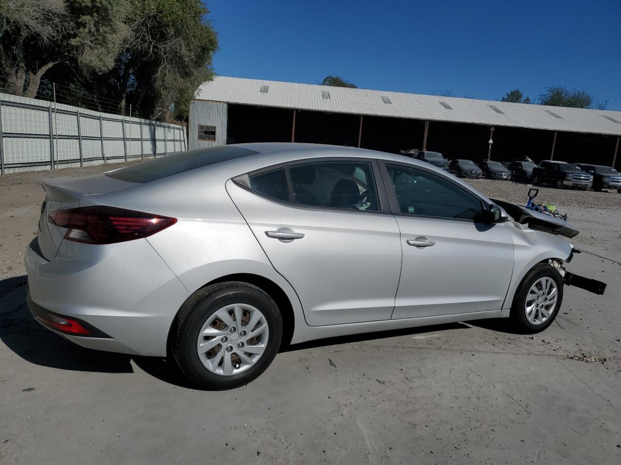 2020 Hyundai Elantra - Image 3