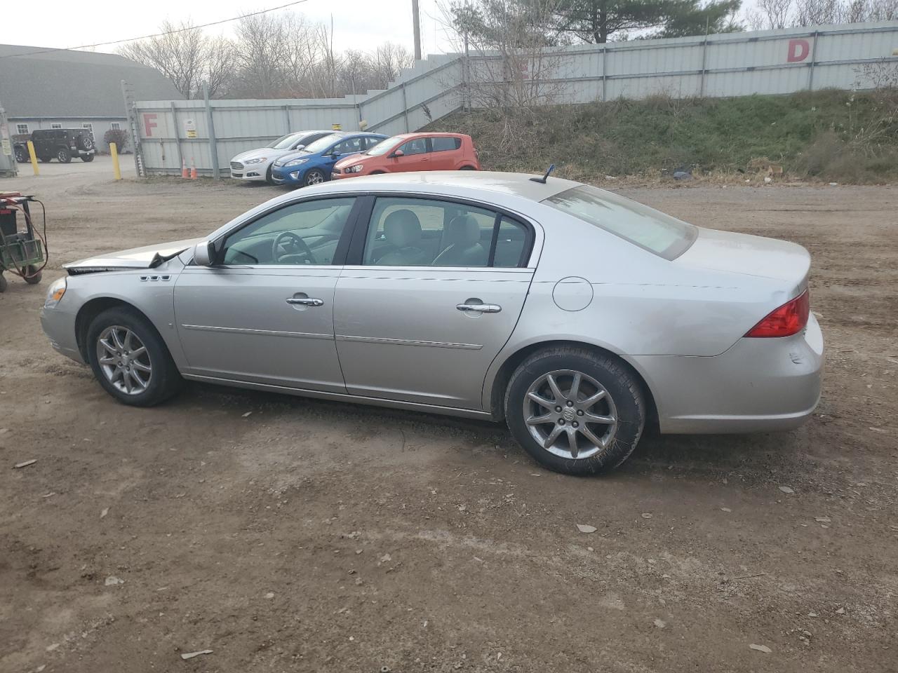 2007 Buick Lucerne - Image 2