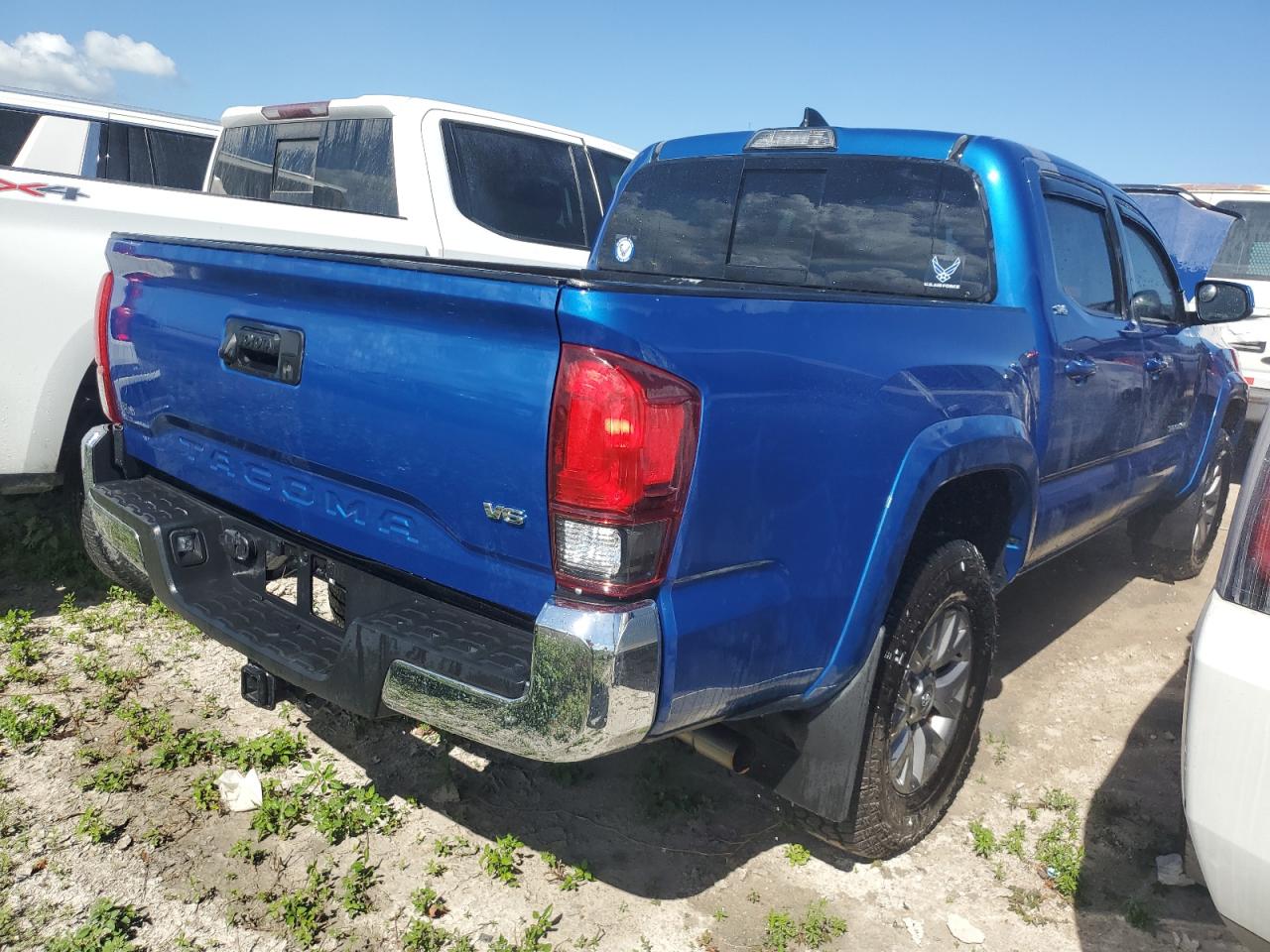 VIN 3TMAZ5CN1JM062360 2018 TOYOTA TACOMA no.3