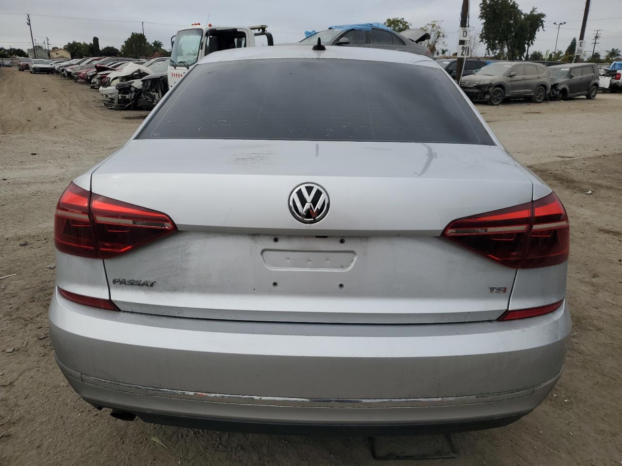 2019 Volkswagen Passat - Image 7
