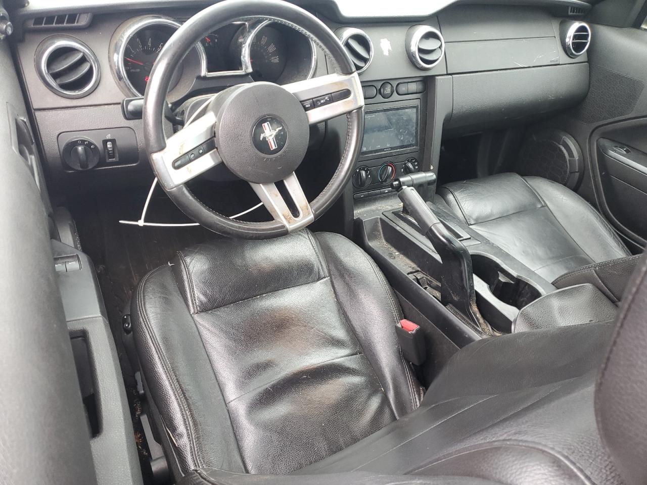 2005 Ford Mustang VIN: 1ZVFT80N055256822 Lot: 89616725