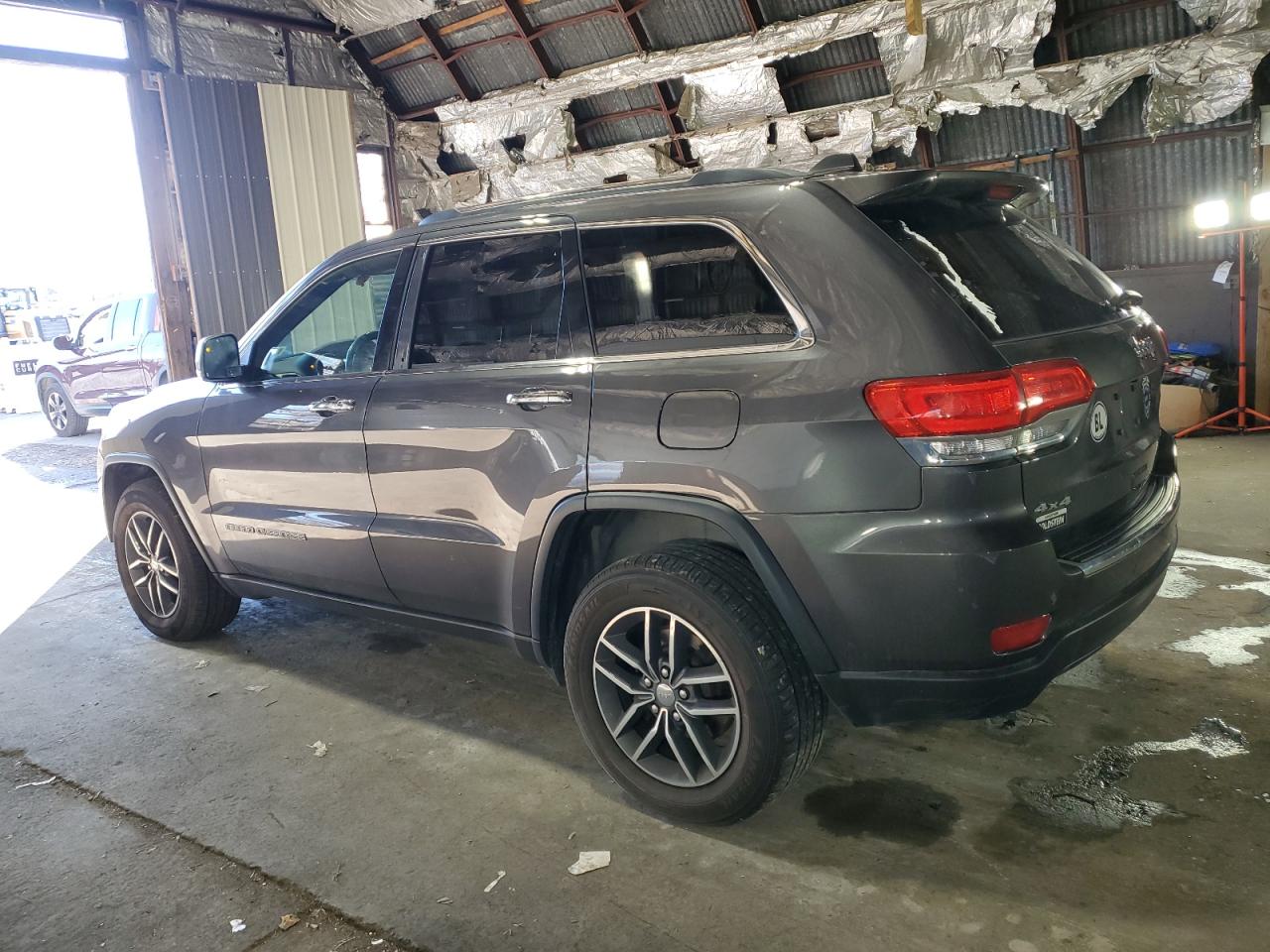 2018 Jeep Grand Cherokee - Image 2