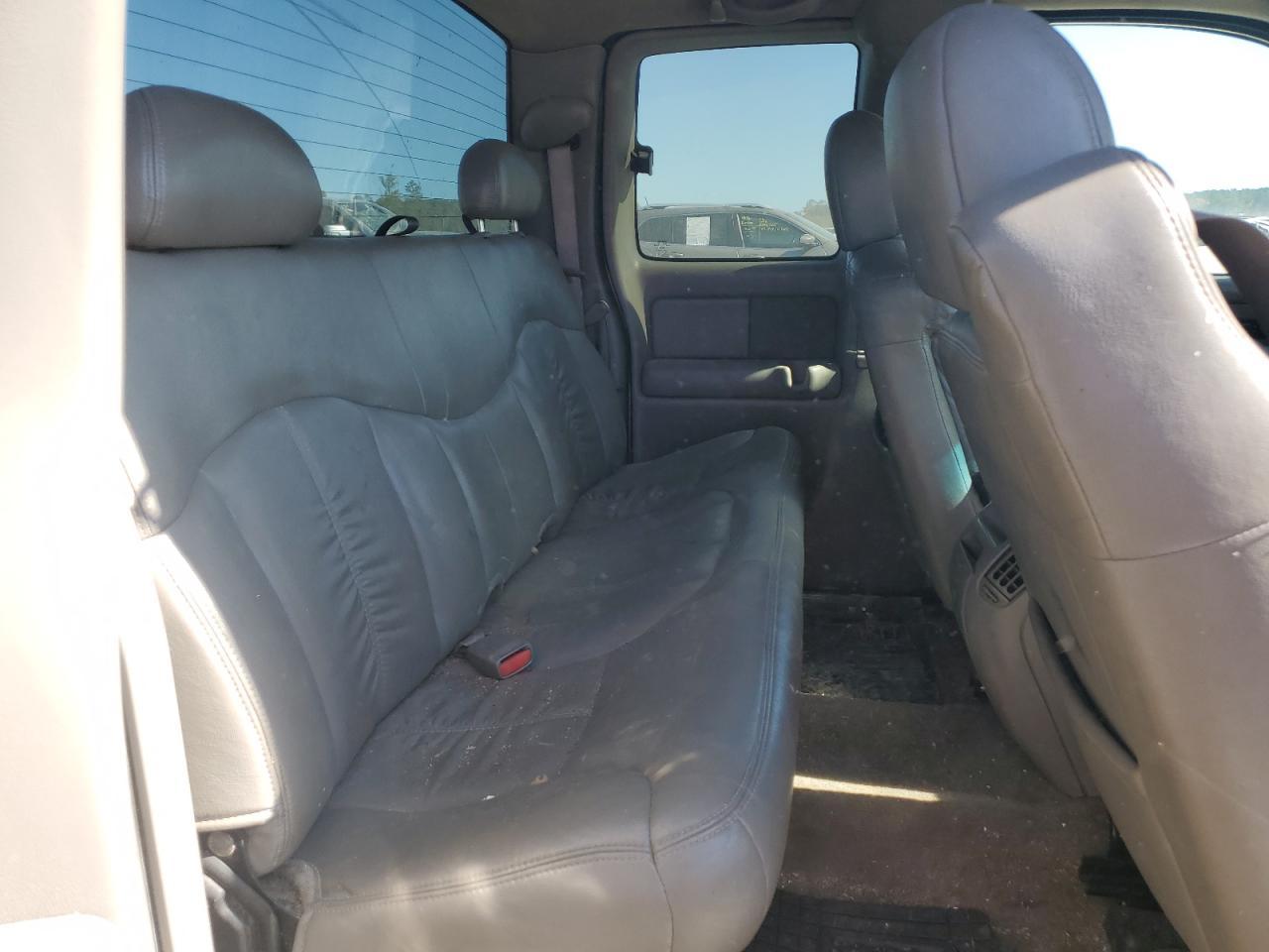 2001 Chevrolet Silverado - Image 6