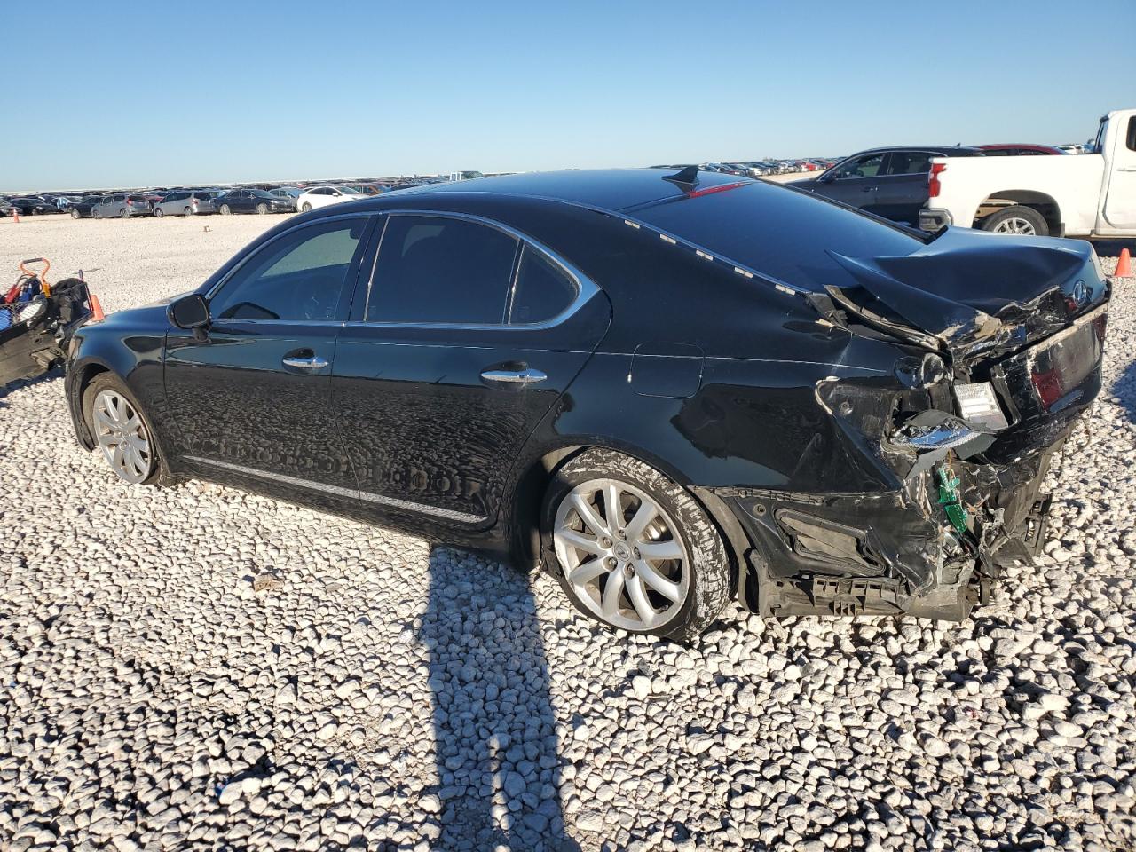 2007 Lexus LS - Image 2