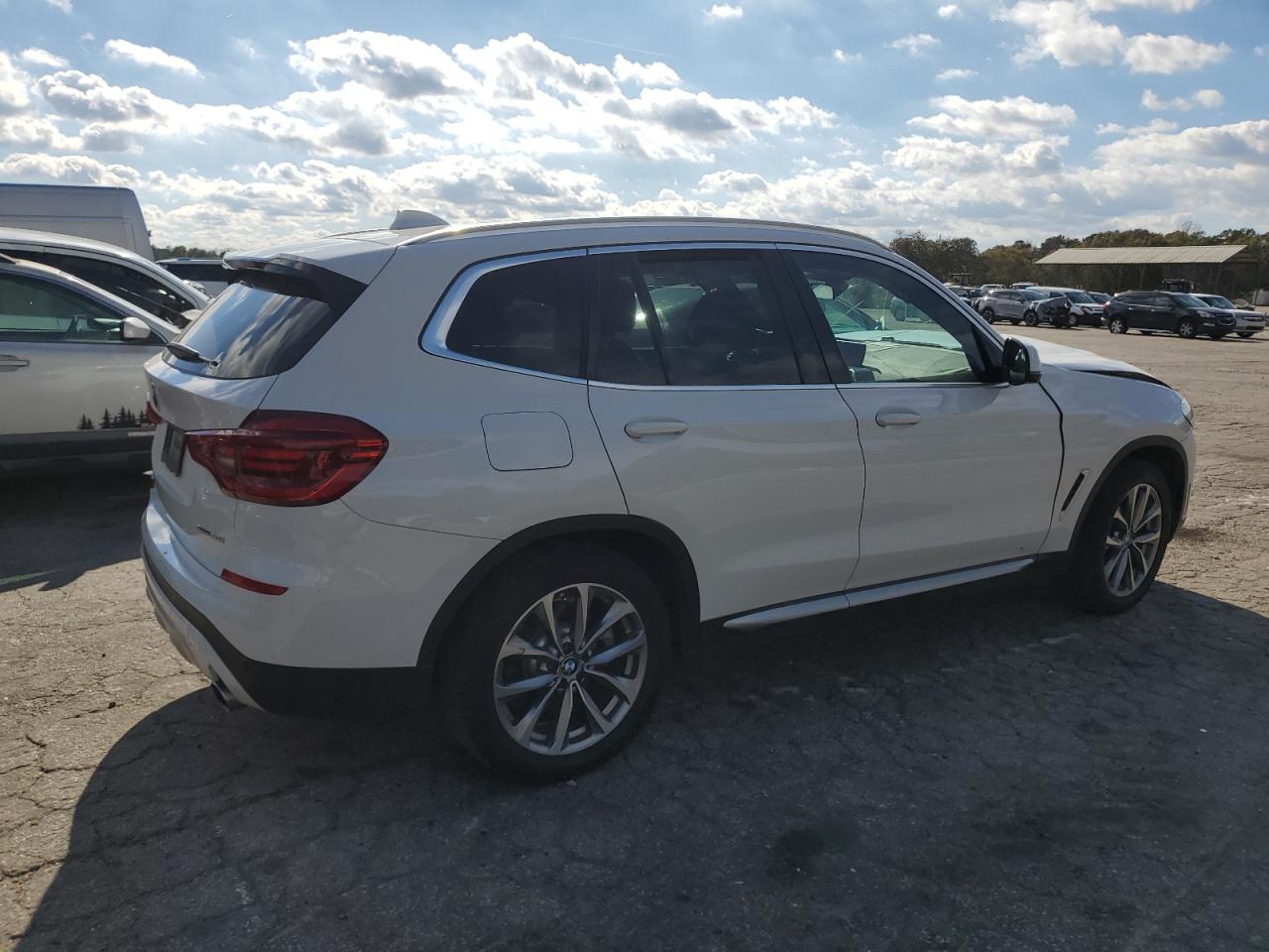 VIN 5UXTR7C58KLR51453 2019 BMW X3 no.3