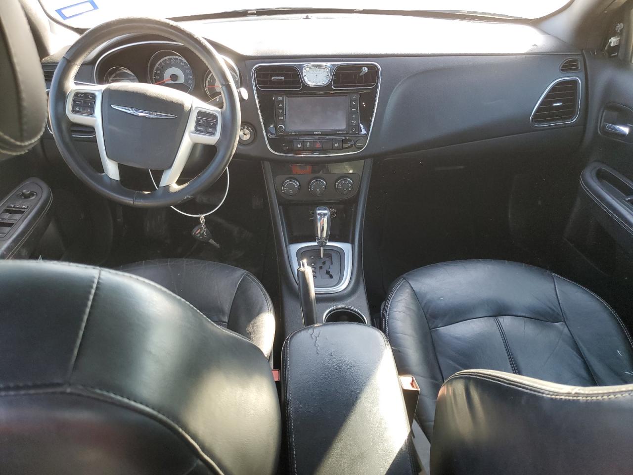 2013 Chrysler 200 - Image 8