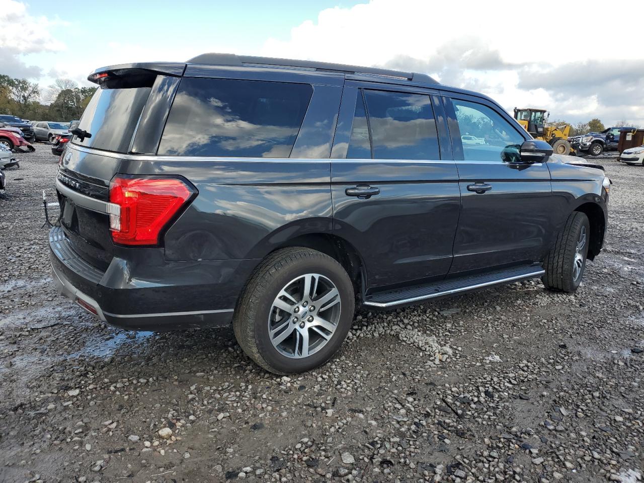 2023 Ford Expedition - Image 3