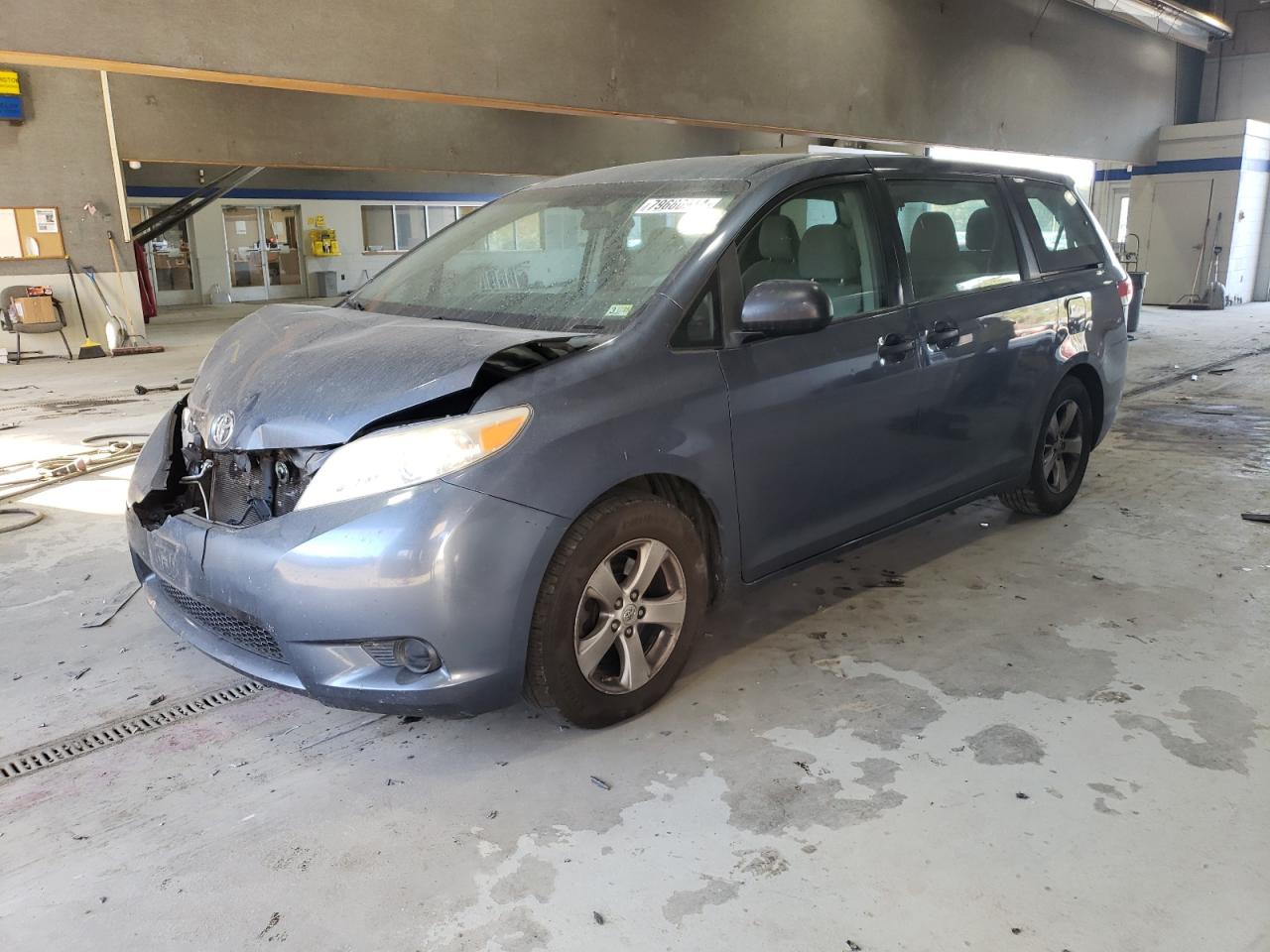 2014 Toyota Sienna - Image 1