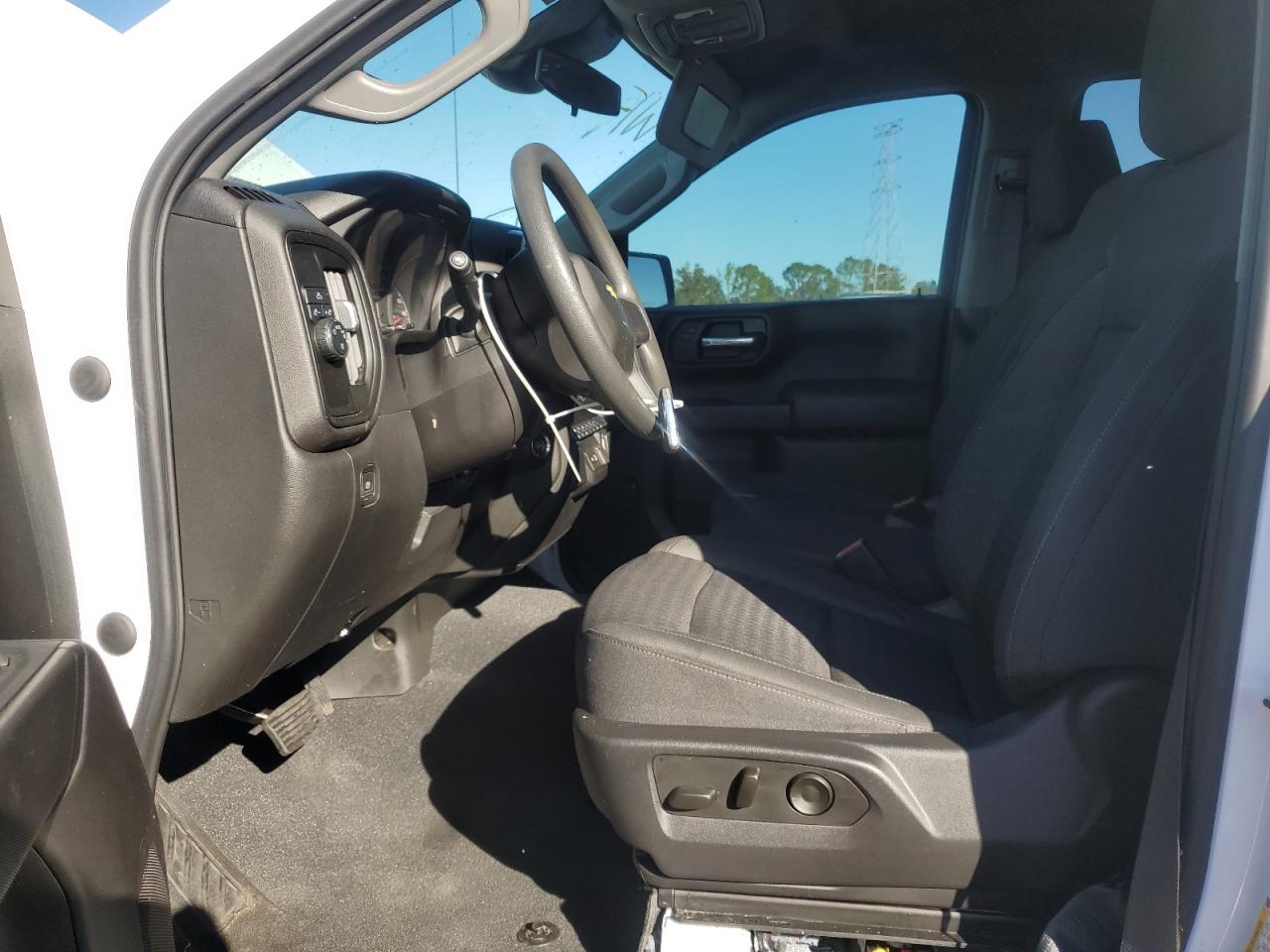 2022 Chevrolet Silverado - Image 7