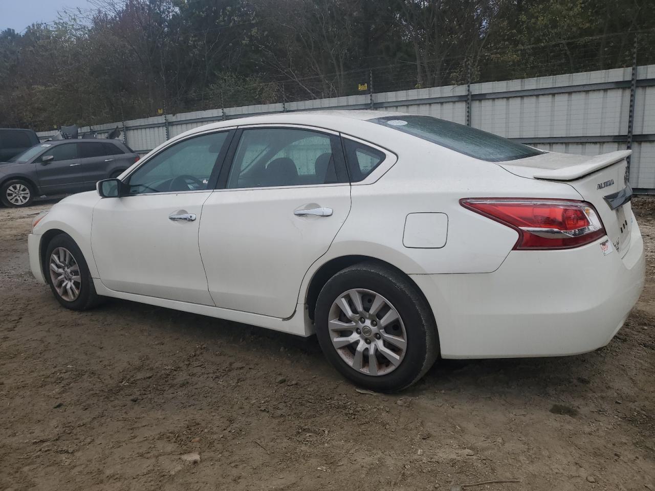 2013 Nissan Altima - Image 2