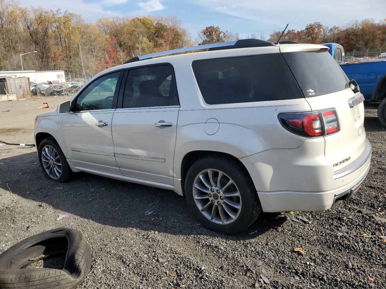2014 GMC Acadia - Image 2