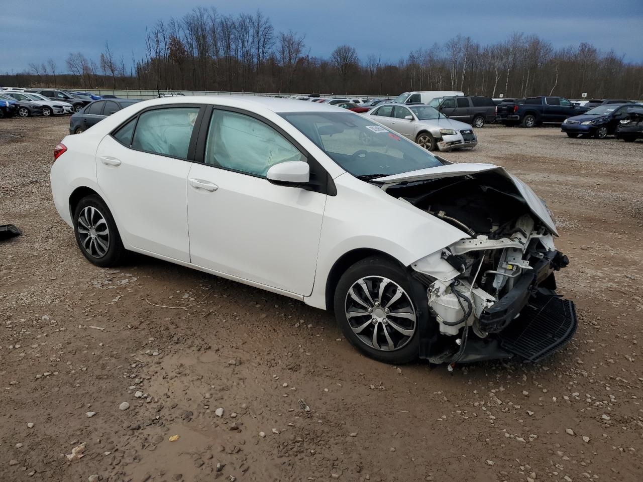 VIN 2T1BURHE8JC109508 2018 TOYOTA COROLLA no.4