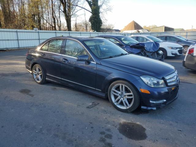  MERCEDES-BENZ C-CLASS 2013 Granatowy