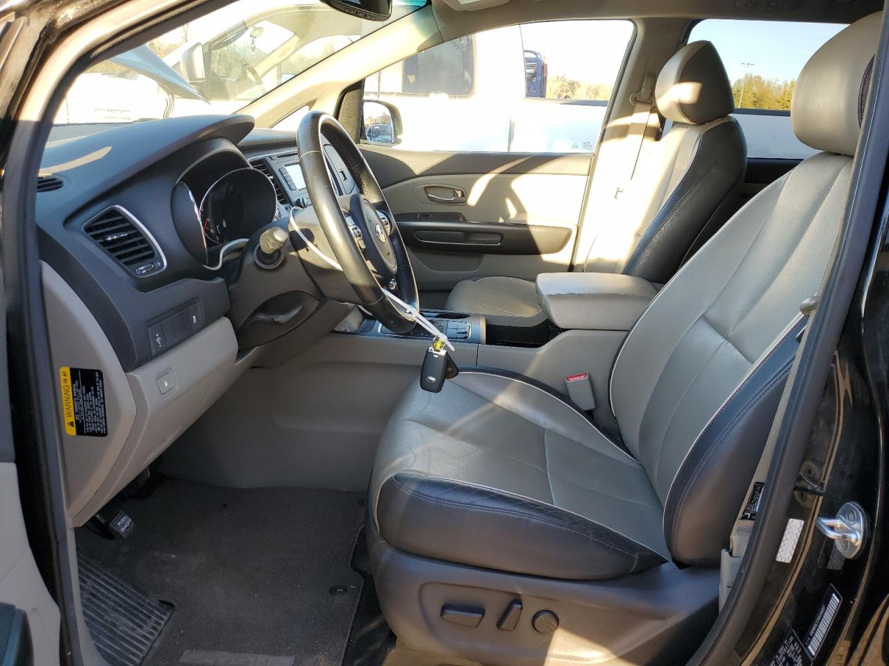 2016 Kia Sedona - Image 7
