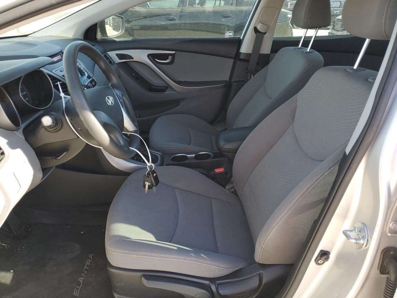 2016 Hyundai Elantra - Image 7