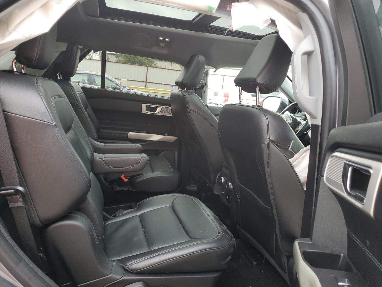 2021 Ford Explorer - Image 11