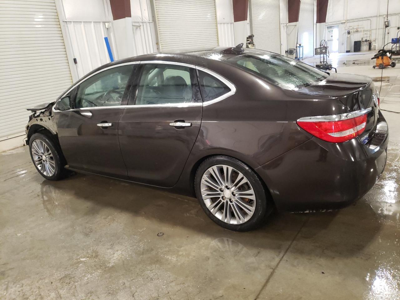 VIN 1G4PS5SK1D4137916 2013 BUICK VERANO no.2