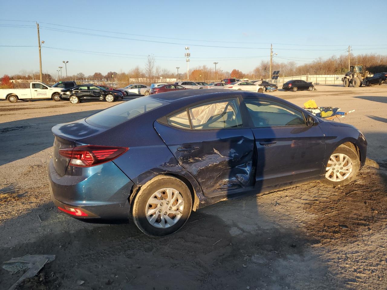 2019 Hyundai Elantra - Image 3