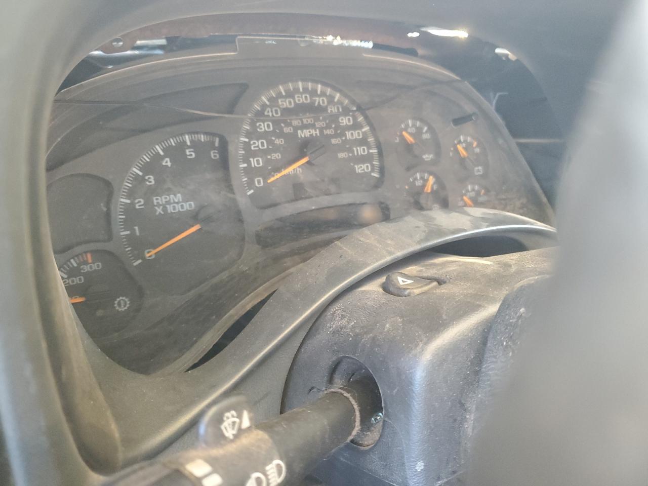 2004 Chevrolet Silverado - Image 9