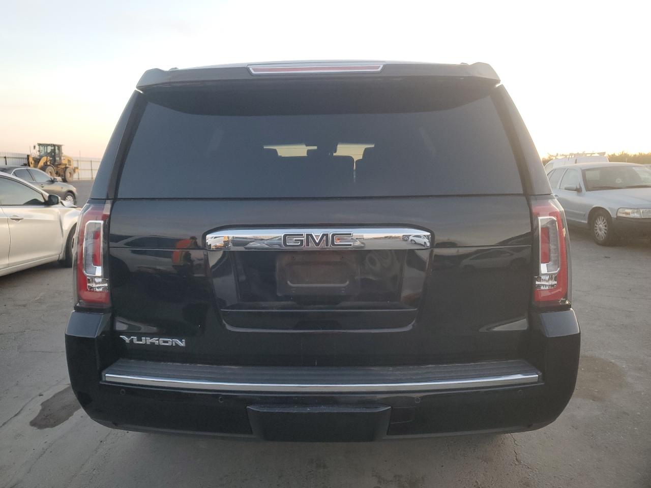 2017 GMC Yukon Denali VIN: 1GKS2CKJ4HR118848 Lot: 81201904