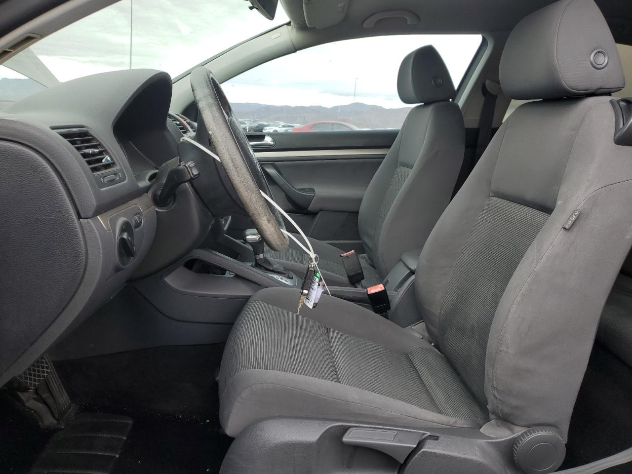 2008 Volkswagen Golf - Image 7