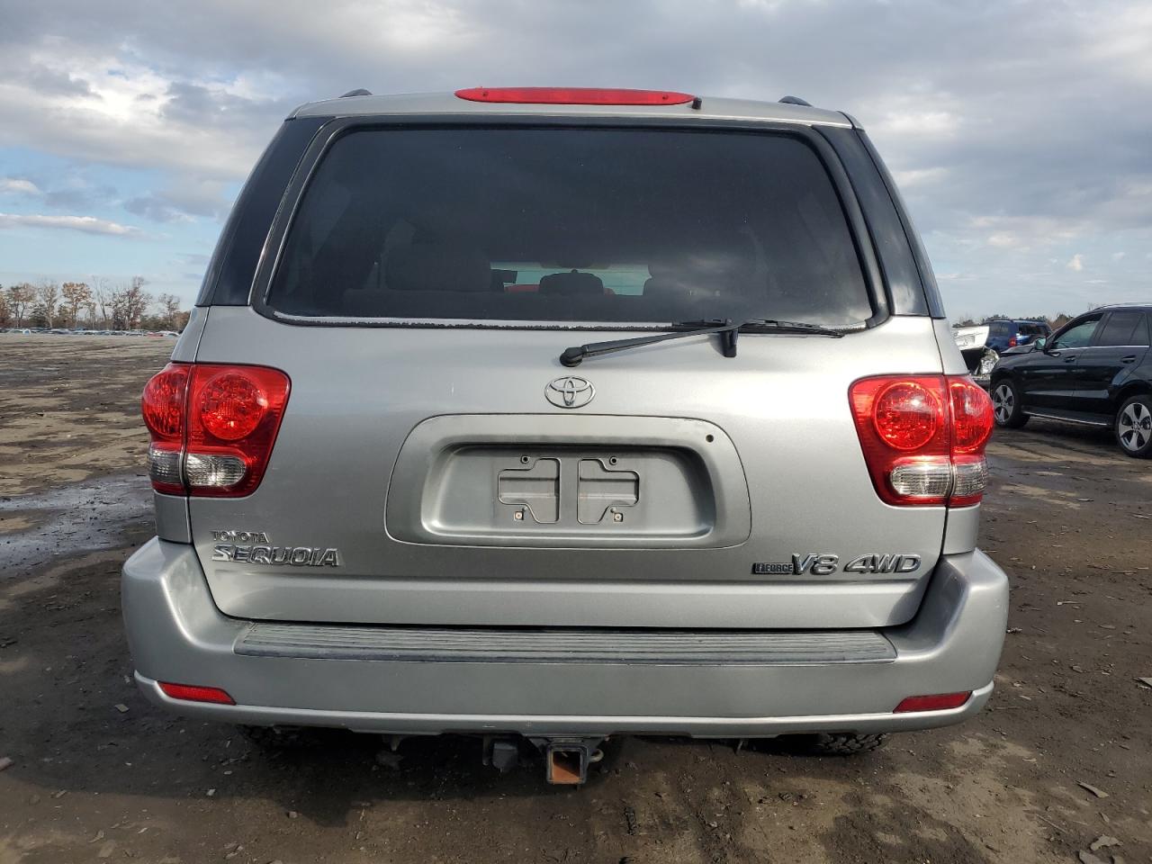2005 Toyota Sequoia - Image 6