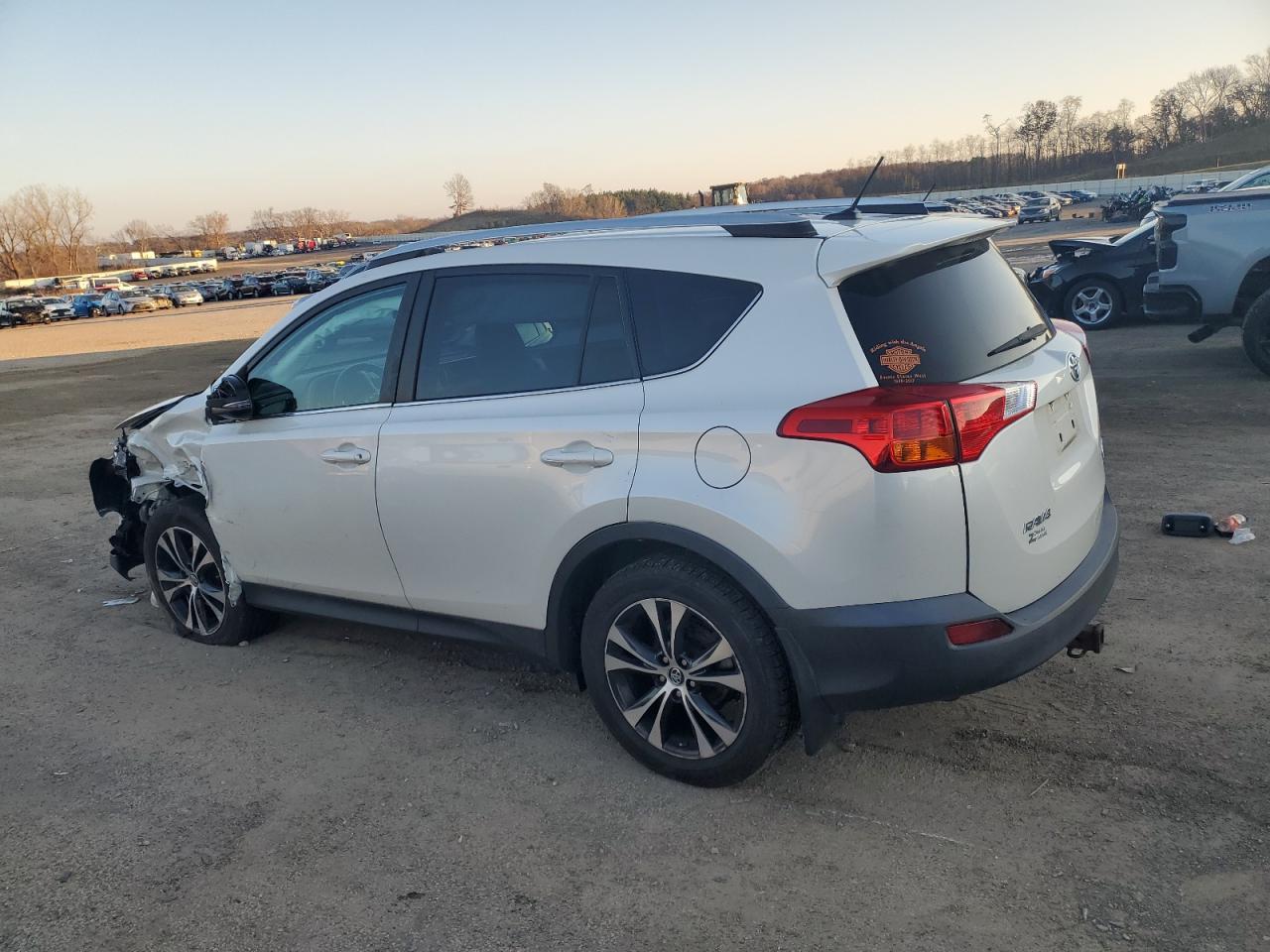 2015 Toyota RAV 4 - Image 2