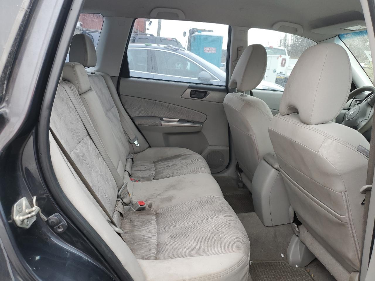 2010 Subaru Forester - Image 11